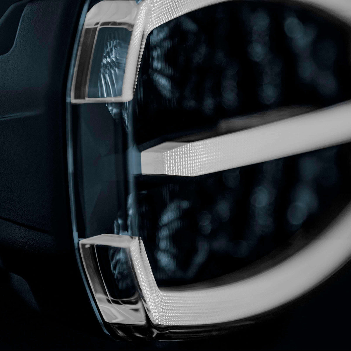 Strands FIREFLY ONE DRIVING LIGHT OVAL